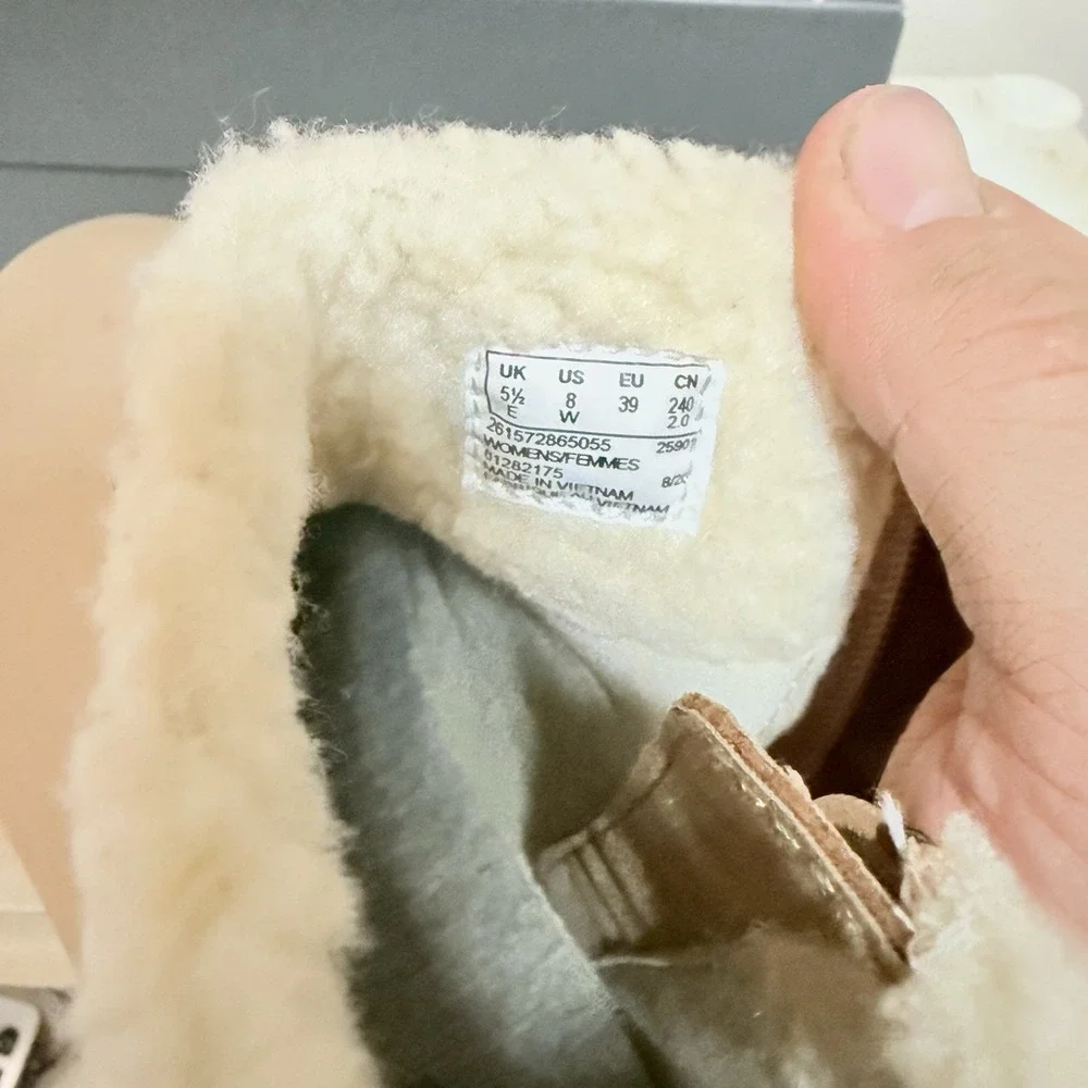 Clarks Cloudsteppers Step Glow Rose Faux Fur Ankle Boots Sand Size 8 M‎ A387152